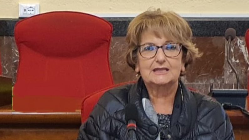 Comune di Vibo, si dimette anche l'assessore alla Cultura