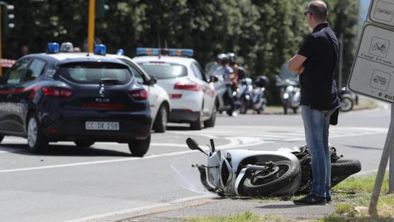 Tragedia a Rose, scontro tra un'auto e una moto: muore un 48enne