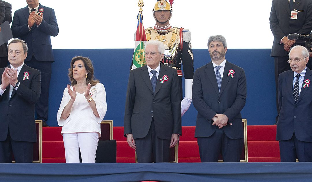 Festa della Repubblica, Mattarella: «L’Italia e le Forze armate impegnate per la pace»