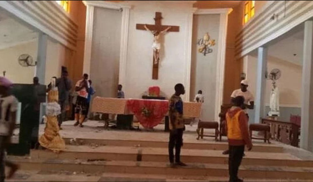 Nigeria, attacco in una chiesa: almeno 50 morti