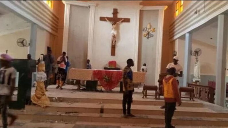 Nigeria, attacco in una chiesa: almeno 50 morti