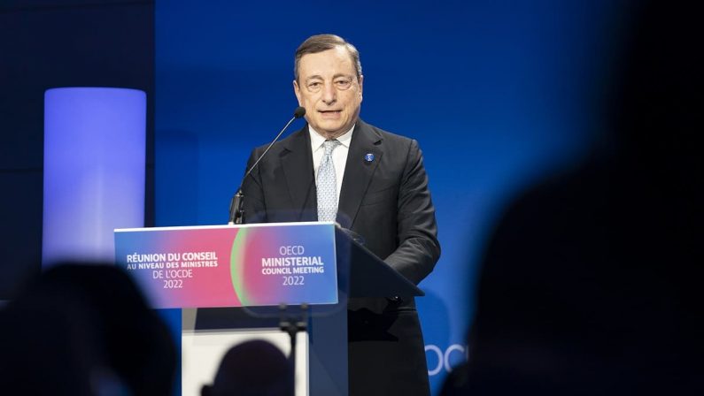 Draghi rilancia sul debito comune Ue, ma sul price cap vede tempi lunghi