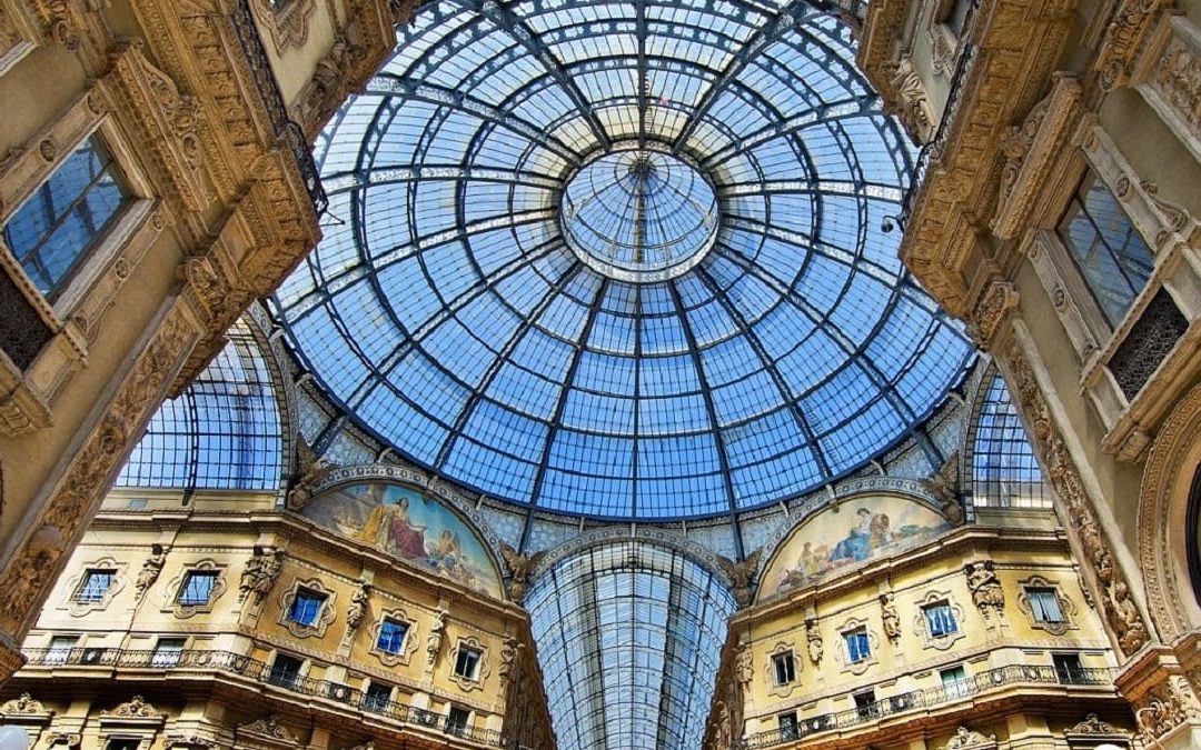 Uno scorcio della galleria Vittorio Emanuele II a Milano (foto da milanoguida.com)