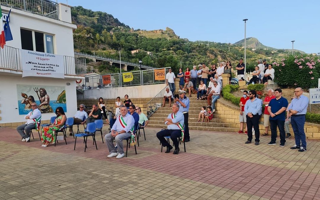 Cetraro, barca incendiata: torna l’indifferenza contro la mafia