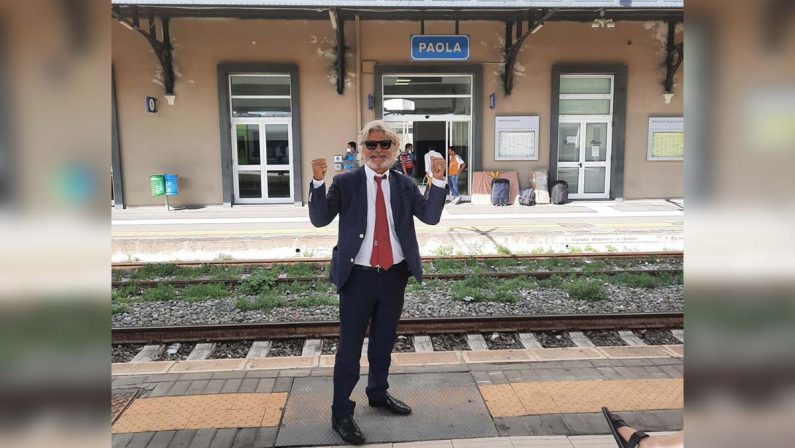 Paola, Massimo Ferrero in stazione: «La Calabria è la terra più bella del mondo»