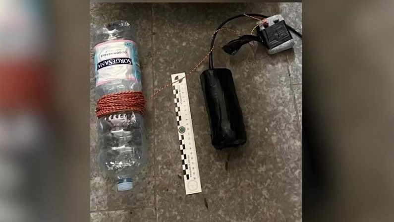 Arrestato un uomo nel Vibonese: aveva un chilo di esplosivo nel garage - VIDEO