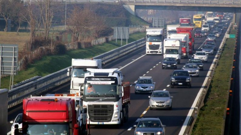 Mercato dell’auto usata in crisi, a giugno -17,9%