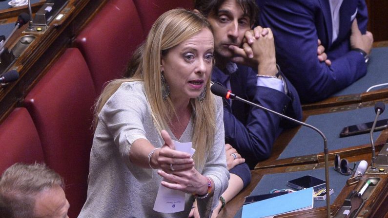 Meloni “Basta giochi di palazzo, elezioni subito”