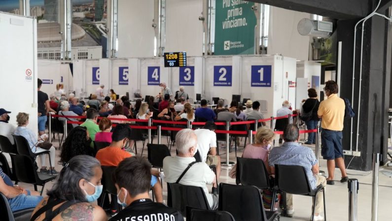 Covid, 89.830 nuovi positivi, 111 vittime nelle ultime 24 ore