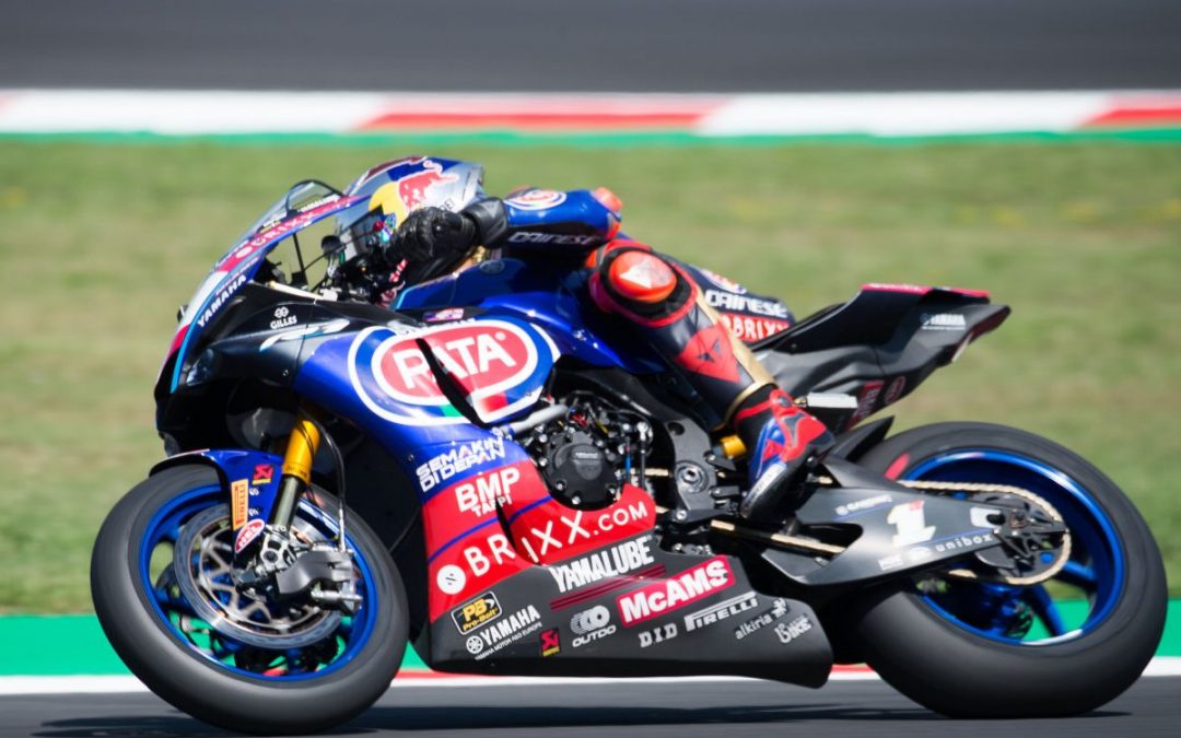 Tripletta Razgatlioglu a Donington Park, sua anche gara 2
