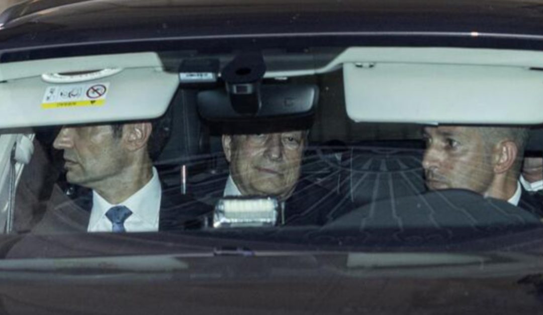 Mario Draghi in auto verso il Quirinale