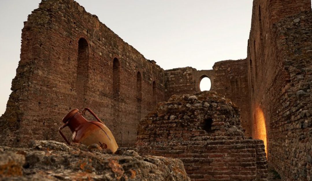 Un'immagine del Parco archeologico Scolacium a Roccelletta di Borgia