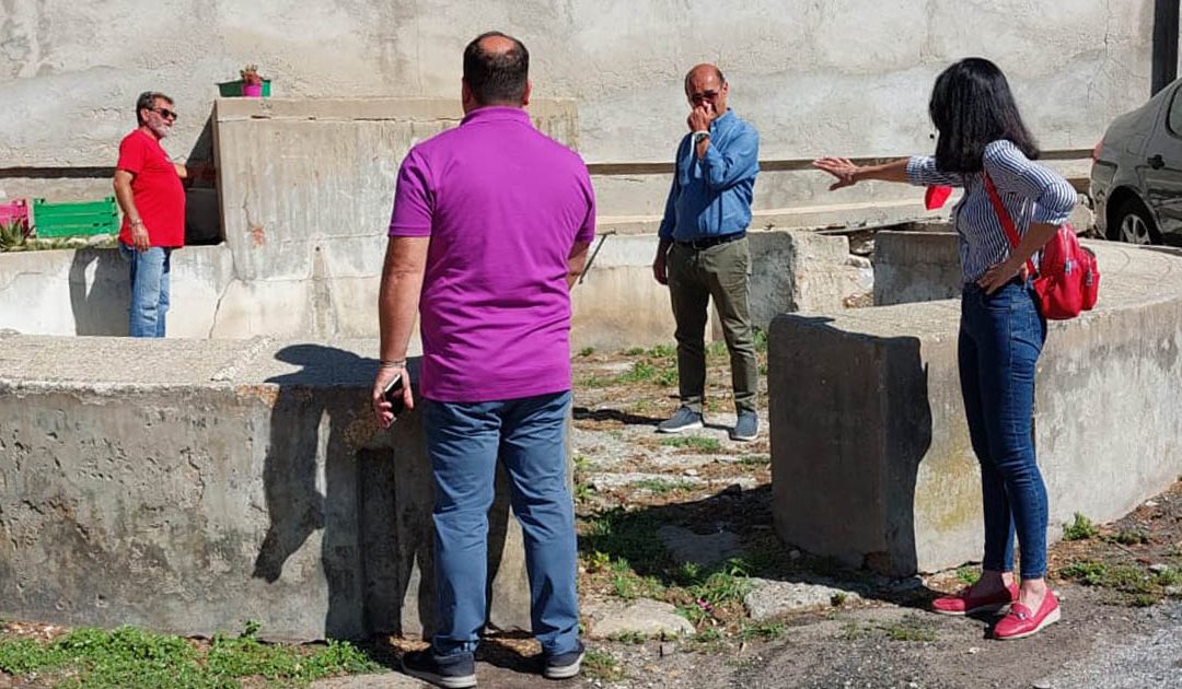 Giordano e i responsabili dei lavori durante i sopralluoghi