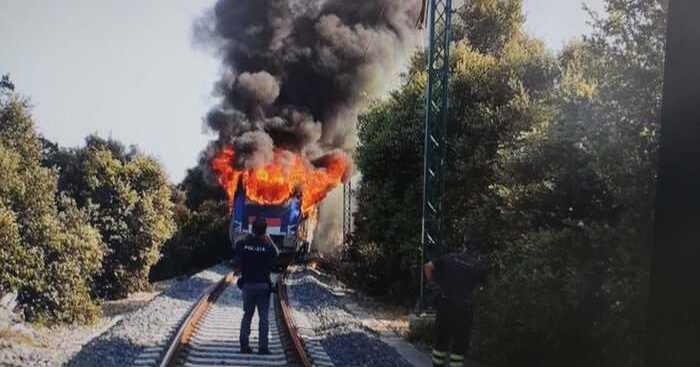 Treno in fiamme nel Tarantino, nessun ferito