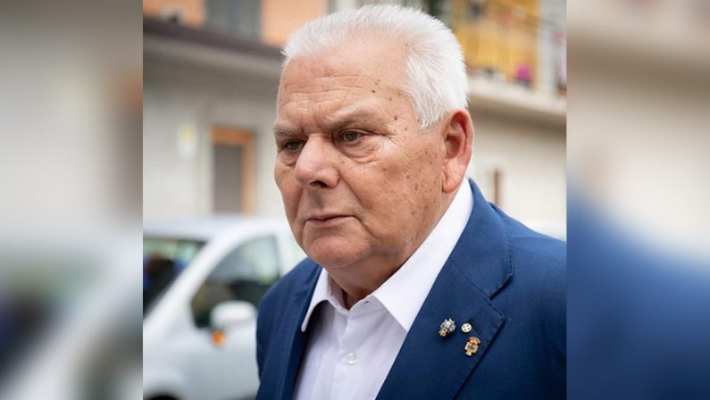 Aggressione a ex sindaco di Roccabernarda, presunti autori 17enni in comunità