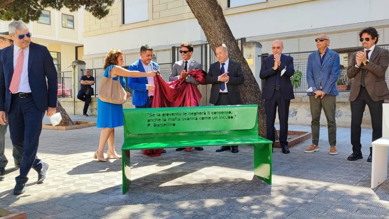 Reggio Calabria dedica una “panchina parlante” a Paolo Borsellino