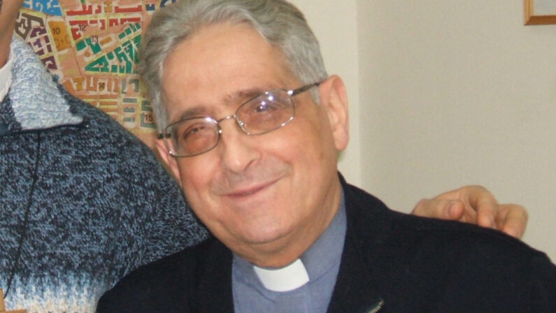 Addio don Gino Luberto, storico sacerdote della diocesi di Cosenza