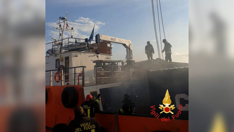 Esplosione rimorchiatore al porto di Crotone: proclamato il lutto cittadino