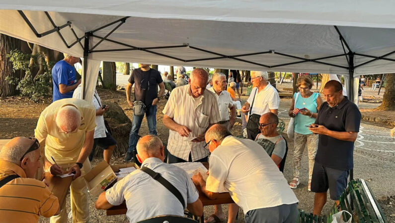 Disastro sanità, a Palmi restituite le tessere elettorali