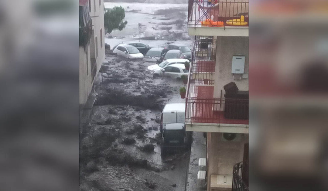 Maltempo nel Reggino, violenta bomba d’acqua a Scilla – VIDEO