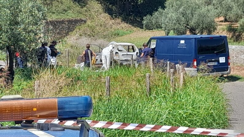 Giallo a Lamezia Terme, cadavere carbonizzato ritrovato in un’auto