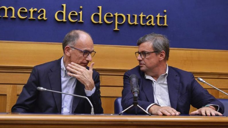 Il divorzio tra Calenda e Letta in tv e su Twitter. E Renzi si carica