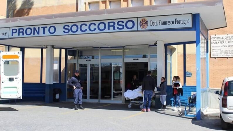 Locri, incidente stradale per dottoressa dopo turno di 12 ore in pronto soccorso