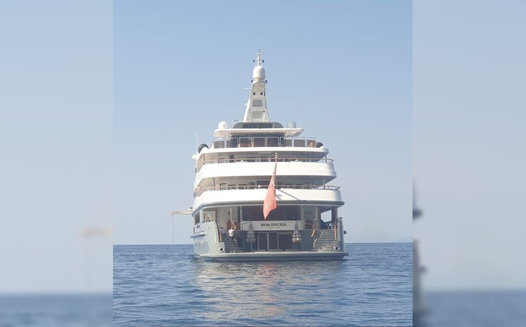 Boadicea, superyacht da 50 milioni di euro in rada a Vibo Marina