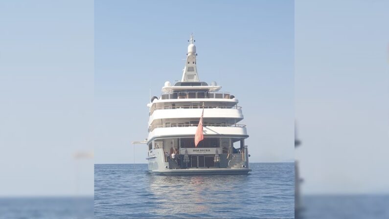 Boadicea, il superyacht da 50 milioni di dollari in rada a Vibo Marina