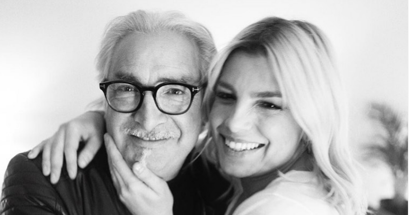 Il video di Emma Marrone dopo la scomparsa del padre: "È morto di leucemia, non per i vaccini"