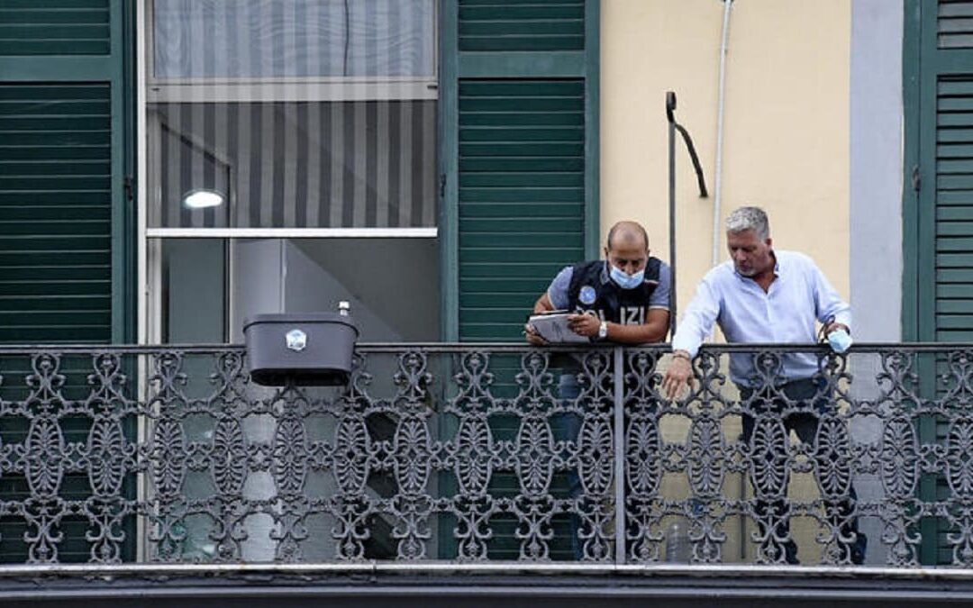 Bimbo giù dal balcone a Napoli, domestico condannato per omicidio