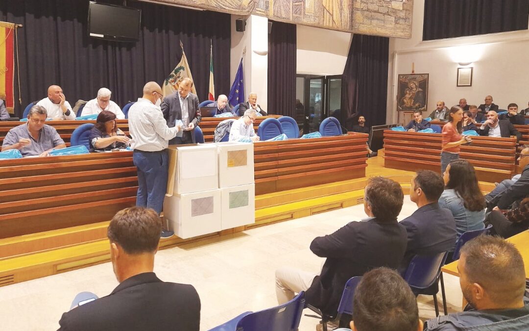 Le operazioni di spoglio delle elezioni provinciali di Catanzaro