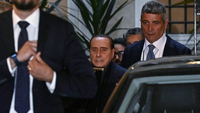 Emendamenti alla manovra, Berlusconi convoca i suoi ad Arcore