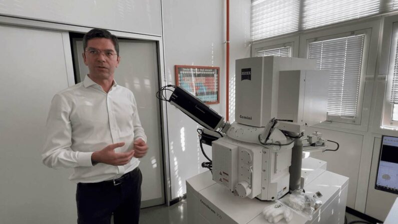 Unical, il laboratorio CM2 e Zeiss insieme per svelare l'invisibile