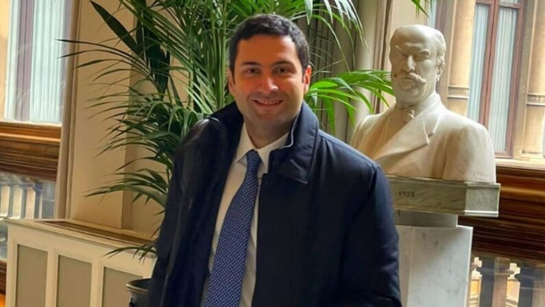 Camera dei deputati, manovre per ripescare Gentile junior?