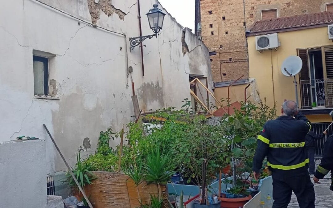 L'abitazione danneggiata dall'esplosione
