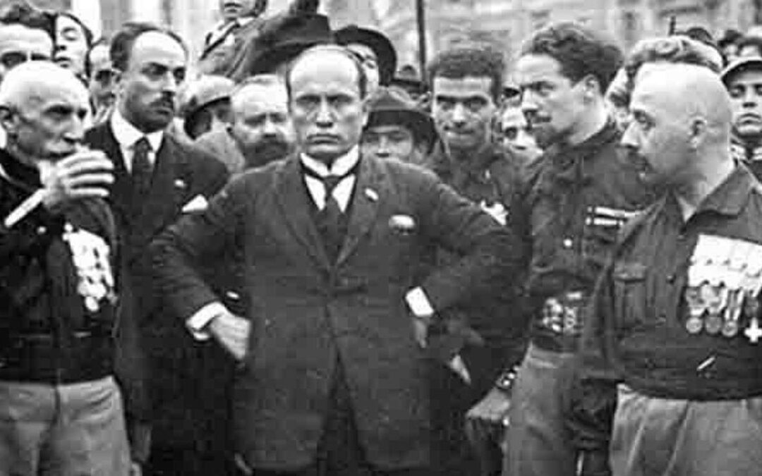 Benito Mussolini con il quadrumvirato