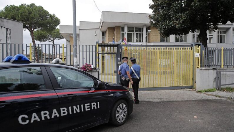 Prof ucciso a Melito, il bidello non risponde al gip e resta in carcere