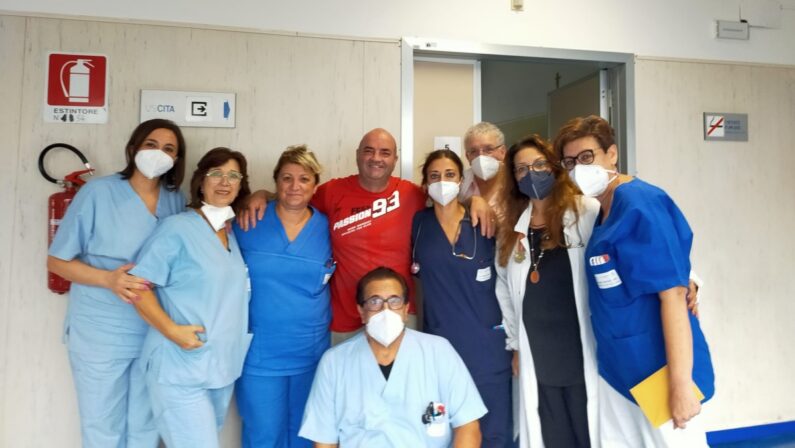 Turista inglese in ospedale a Tropea: «Qui la diagnosi giusta mai trovata in Inghilterra»