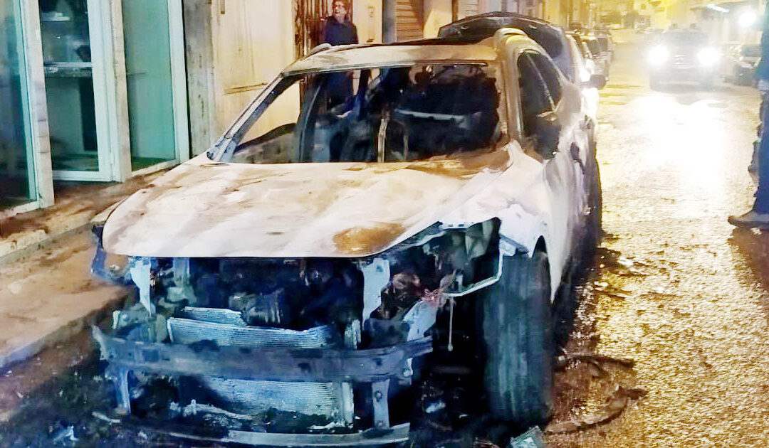 Auto in fiamme a Lamezia, la difesa dell’avvocato Larussa