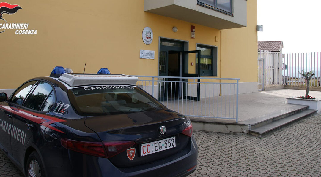 La stazione dei carabinieri di Cassano allo Jonio