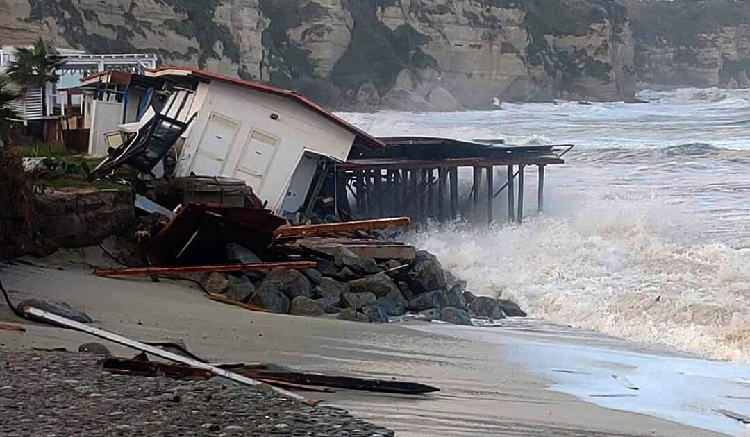 Il lido Aretusa a Tropea parzialmente distrutto dalle mareggiate