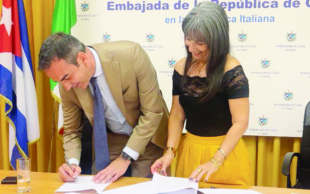 Occhiuto firma la convenzione e il contratto per i medici cubani