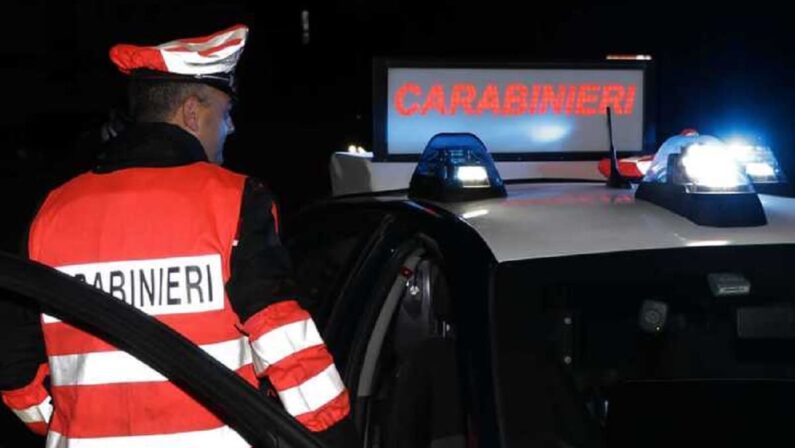 Uccide la moglie a coltellate, tragedia nel Salernitano