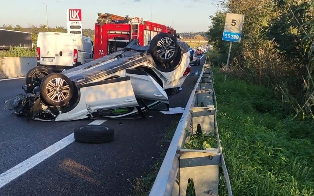 Una delle auto coinvolte nell'incidente