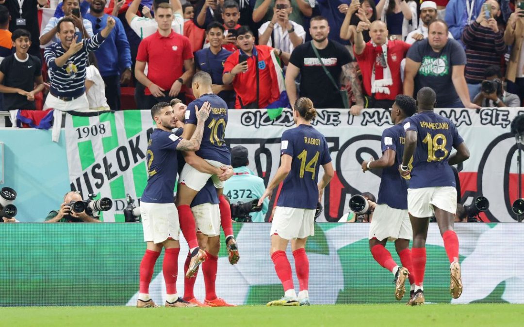 Francia in semifinale, Inghilterra battuta 2-1