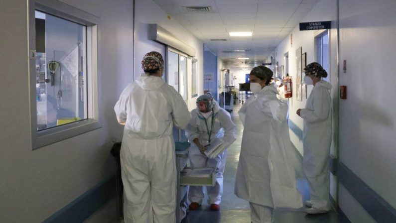 Pandemia ha compromesso accesso alle cure, associazioni lanciano allarme