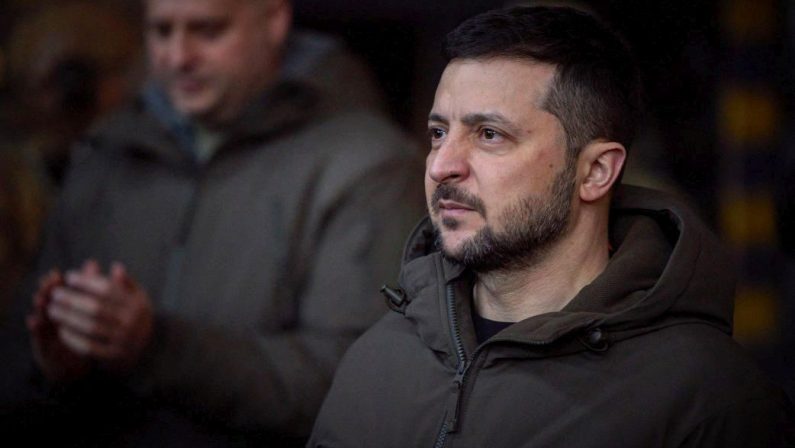Zelensky in viaggio verso gli Usa, vedrà Biden e parlerà al Congresso