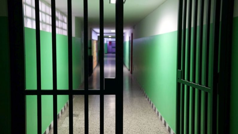 Evasione dal carcere di Milano, si costituisce uno dei 5 ancora in fuga