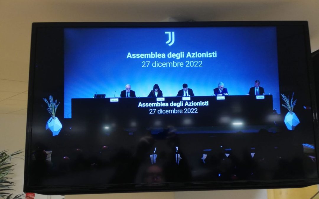 Bilancio Juve in rosso per 238 milioni, Agnelli lascia ma si difende